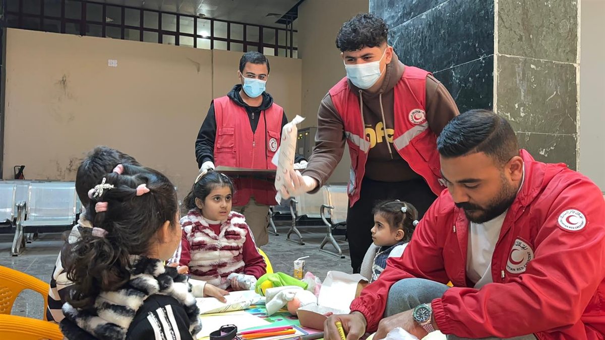 الهلال الأحمر&nbsp;