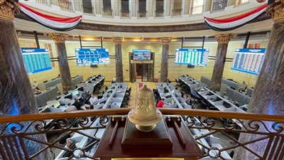 البورصة المصرية تنهي تعاملات الأسبوع على تباين… EGX30 يرتفع ورأس المال السوقي يخسر 8 مليارات جنيه