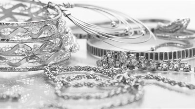 أسعار الفضة اليوم في قطر والإمارات والسعودية ومصر.. متابعة لحظية للمعدن الأبيض