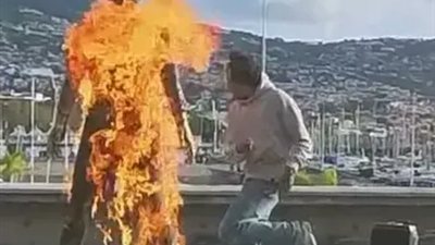 شاب يشعل النار في تمثال كريستيانو رونالدو بماديرا.. ما القصة؟