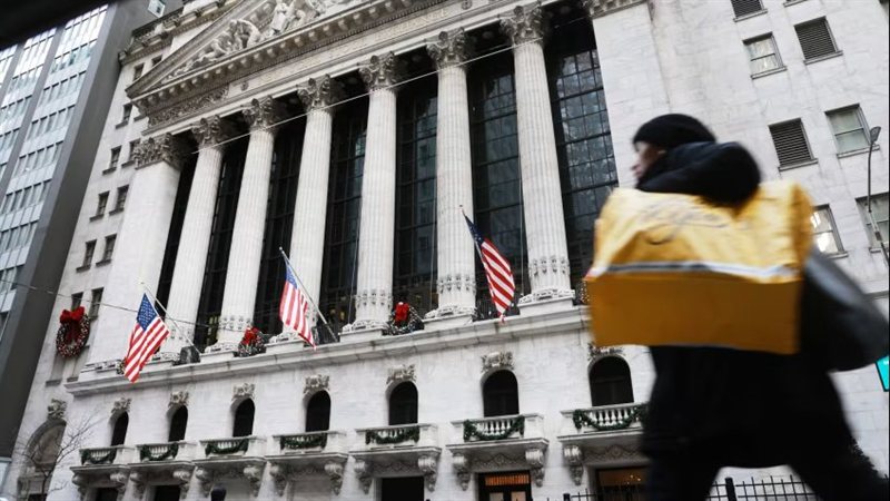 أنهت أسواق الأسهم