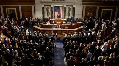 بلومبيرغ: إغلاق وكالات الحكومة الأمريكية مع انتظار تصويت مجلس النواب علي صفقة ترامب