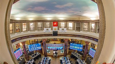 البورصة المصرية تتراجع 3.24%.. هل يزداد التوتر بعد ضرب إيران؟