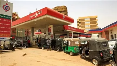  أزمة وقود تتجدد في السودان.. طوابير طويلة وارتفاع الأسعار في السوق السوداء