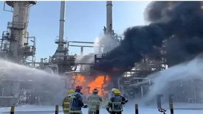 الكويت تتصدى لهجمات مسيرة على مصفاتين.. هل تهدد إمدادات النفط؟